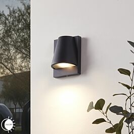Buiten wandlamp zwart IP44 met schemerschakelaar - Femke